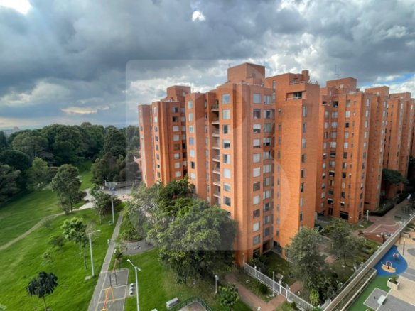 Arriendo apartaestudio Salitre